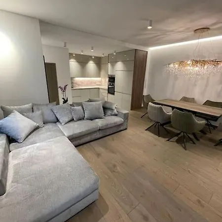 Apartament Palace *